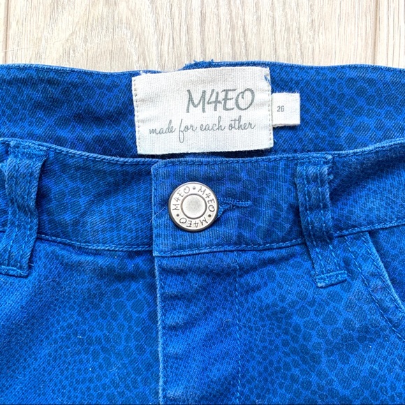 Made For Each Other-Royal Blue Snake Print Short - Picture 3 of 4